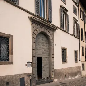 https://casa-legami-mansarda-con-vista-in-citta-alta.it-lombardy.com